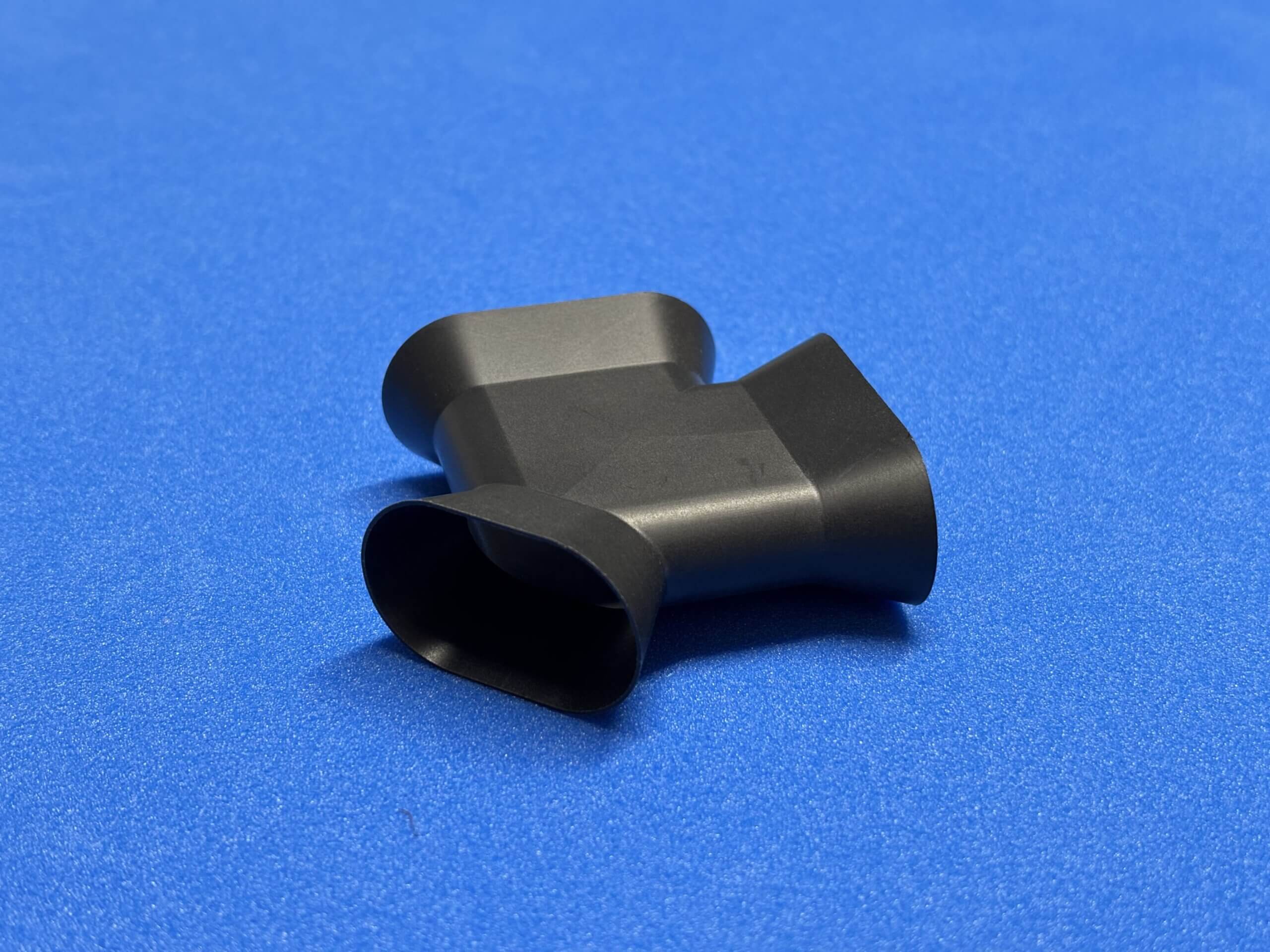 自動車のバッテリー周辺 継手部品2